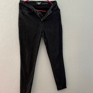 Levi's Women's Skinny Jeans in Black